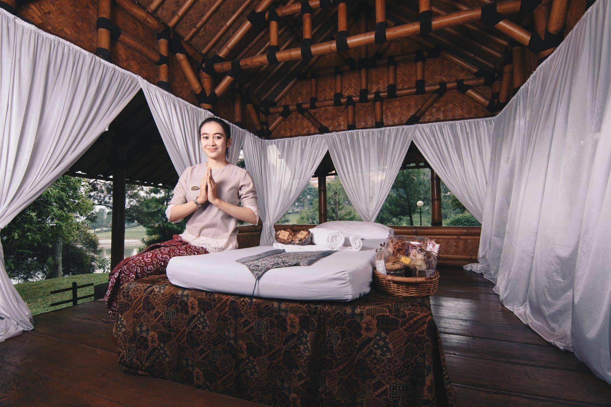 Jatinangor National Golf & Resort Екстериор снимка