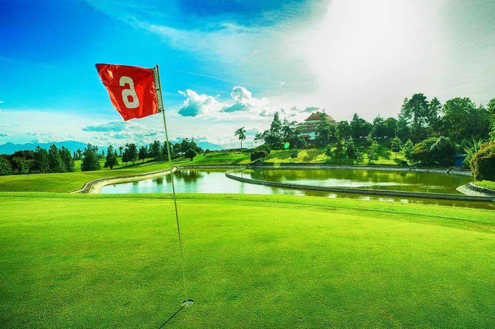 Jatinangor National Golf & Resort Екстериор снимка